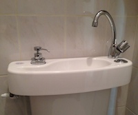 WiCi Concept auf die Platzsparende Toilette anpassbare Handwaschbecken - Herr A (Frankreich - 28) - 3 auf 3